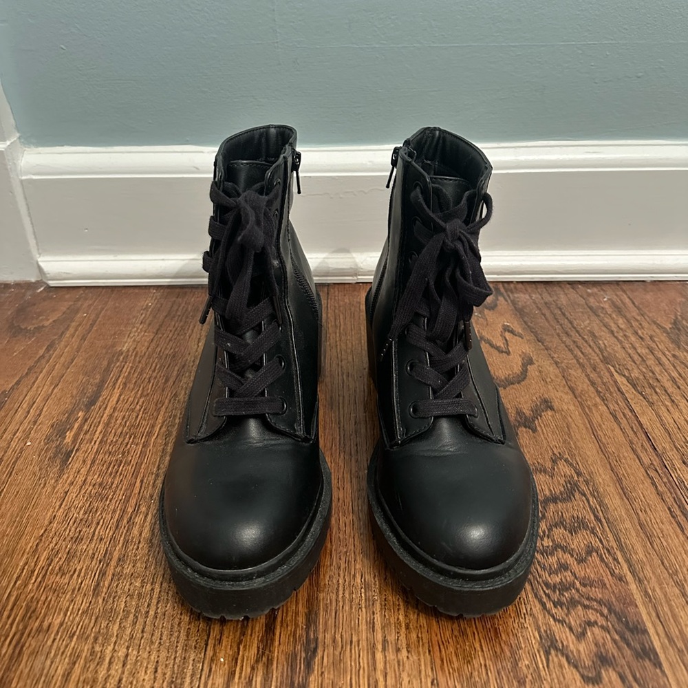 Universal Thread Black Lace-Up Ankle Boots